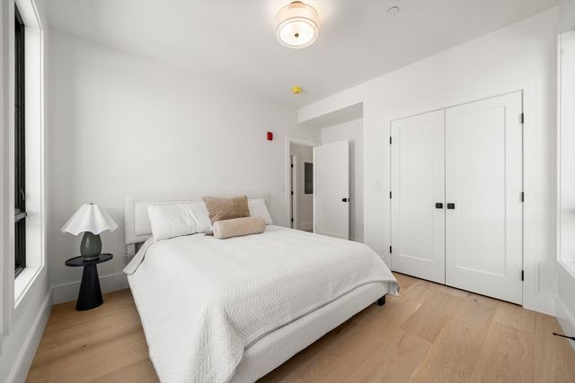 136 West Eighth Four, Boston, MA 02127