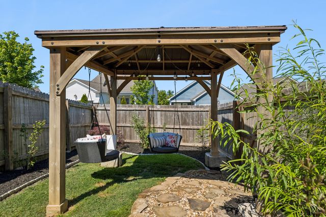 2072 Kirkwall Dr, Nolensville, TN 37135