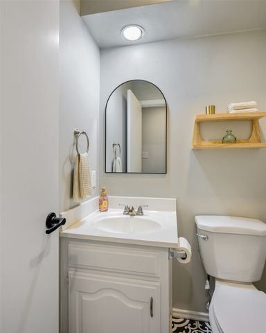 574 Calvert Court, Lewisville, TX 75067