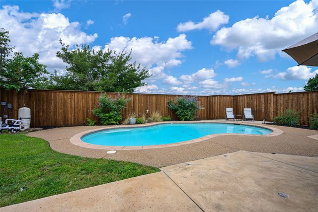 574 Calvert Court, Lewisville, TX 75067