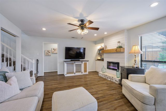 574 Calvert Court, Lewisville, TX 75067