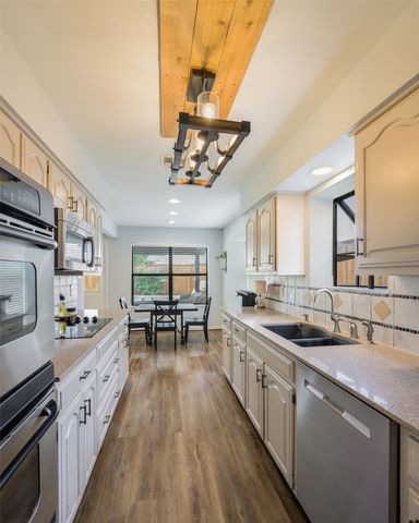 574 Calvert Court, Lewisville, TX 75067