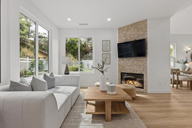 1136 Monterey Place, Encinitas, CA 92024