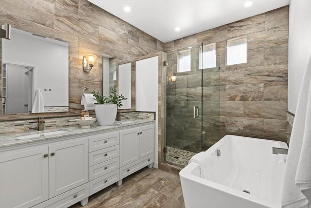 1136 Monterey Place, Encinitas, CA 92024