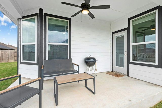 180 Yellowstone DR, Kyle, TX 78640