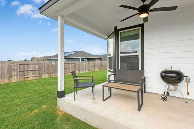 180 Yellowstone DR, Kyle, TX 78640