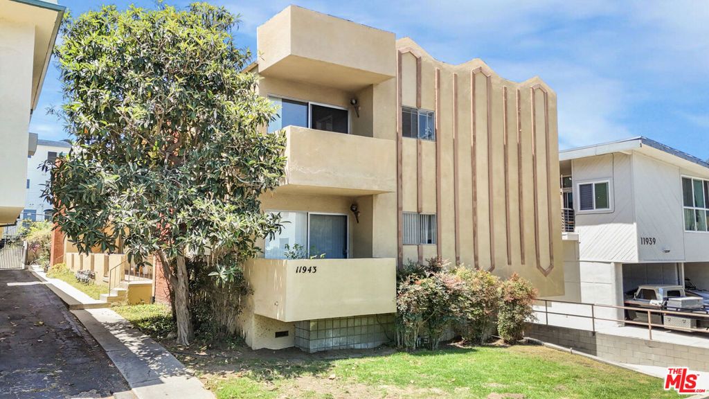 Image 1 of property listing at 11943 Kiowa Avenue, Los Angeles, CA 90049