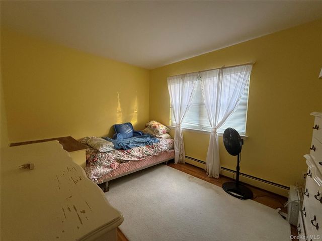 15 Sherry Lane, Hauppauge, NY 11788