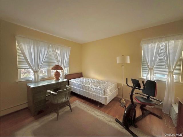 15 Sherry Lane, Hauppauge, NY 11788