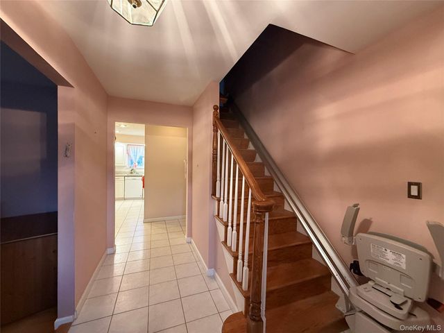 15 Sherry Lane, Hauppauge, NY 11788