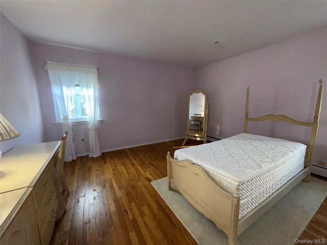 15 Sherry Lane, Hauppauge, NY 11788