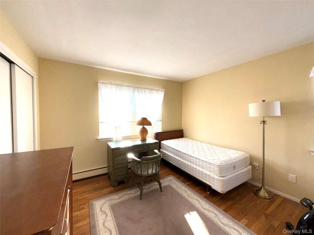 15 Sherry Lane, Hauppauge, NY 11788