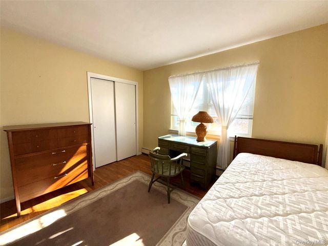 15 Sherry Lane, Hauppauge, NY 11788