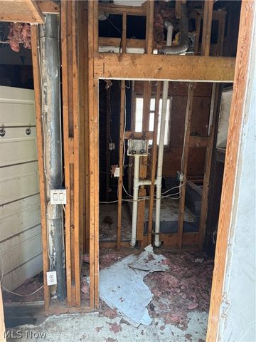1929 W 57th Street, Cleveland, OH 44102