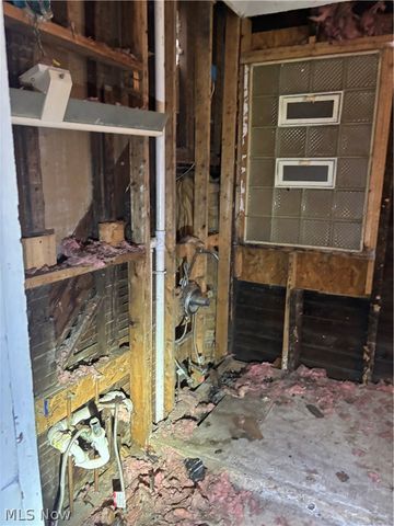 1929 W 57th Street, Cleveland, OH 44102