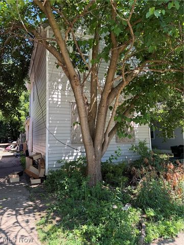 1929 W 57th Street, Cleveland, OH 44102