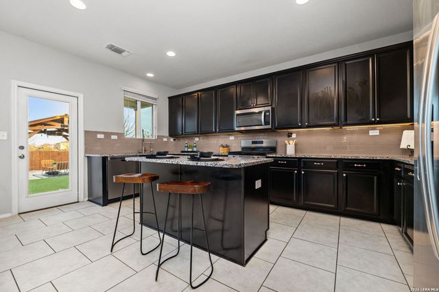 10110 Cowboy Ln, San Antonio, TX 78254