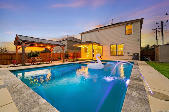 10110 Cowboy Ln, San Antonio, TX 78254