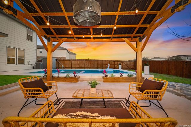 10110 Cowboy Ln, San Antonio, TX 78254