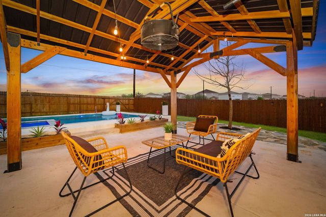 10110 Cowboy Ln, San Antonio, TX 78254