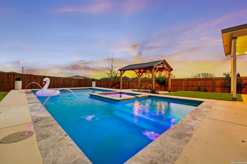 10110 Cowboy Ln, San Antonio, TX 78254