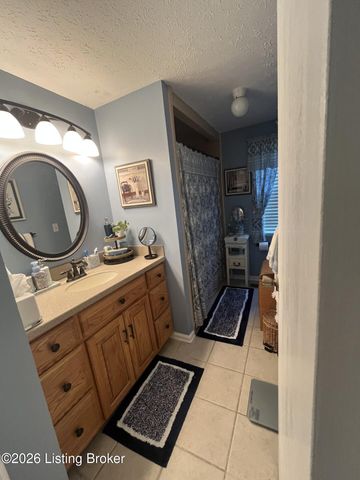 7201 Autumn Bent Way, Crestwood, KY 40014