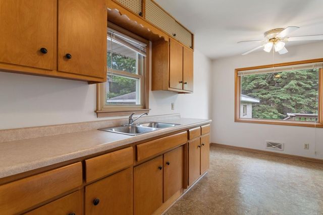 1292 County Road B W, Roseville, MN 55113