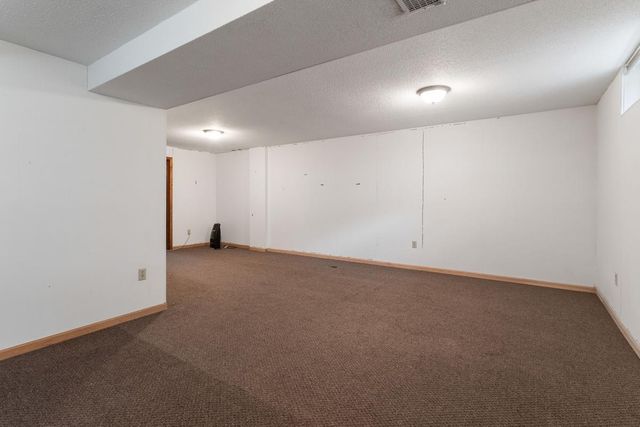 1292 County Road B W, Roseville, MN 55113