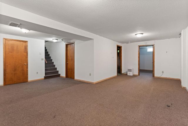 1292 County Road B W, Roseville, MN 55113