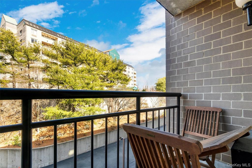 703 Pelham Road 301, New Rochelle, NY 10805 — photo 4