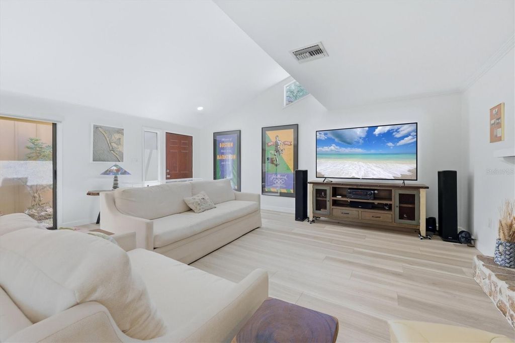 Image 3 of property listing at 2510 NIGHTINGALE LANE 54, Bradenton, FL 34209