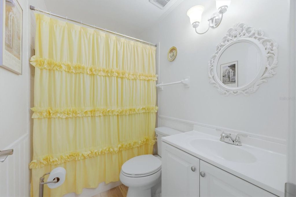 Image 9 of property listing at 2510 NIGHTINGALE LANE 54, Bradenton, FL 34209