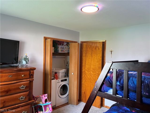 7270 Glenn Oval Drive, Parma, OH 44130