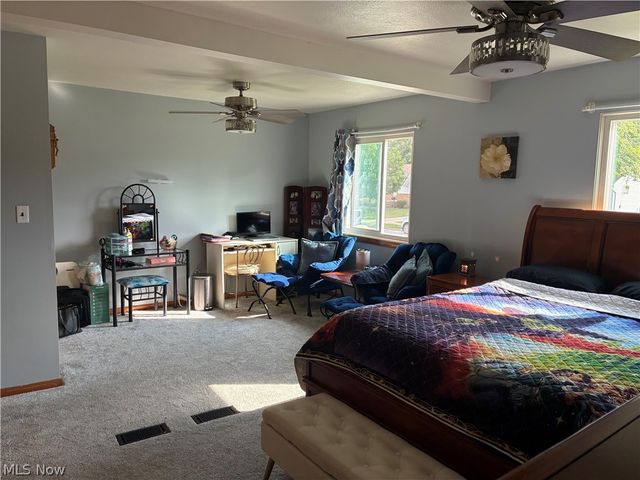 7270 Glenn Oval Drive, Parma, OH 44130
