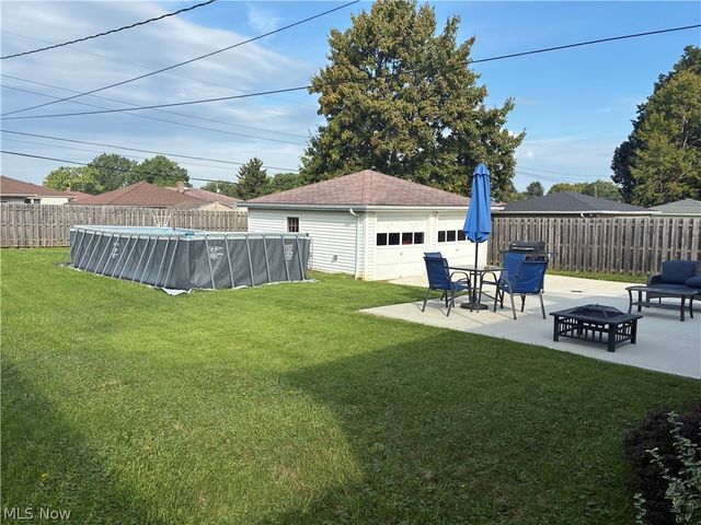 7270 Glenn Oval Drive, Parma, OH 44130