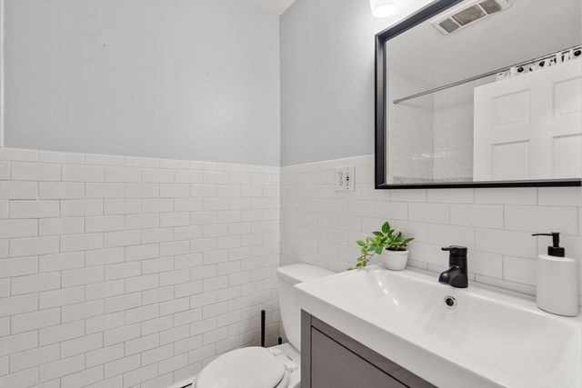 136A Belgrade Ave, Boston, MA 02131