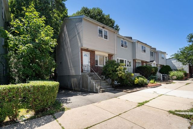 136A Belgrade Ave, Boston, MA 02131