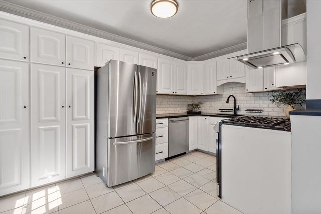 136A Belgrade Ave, Boston, MA 02131