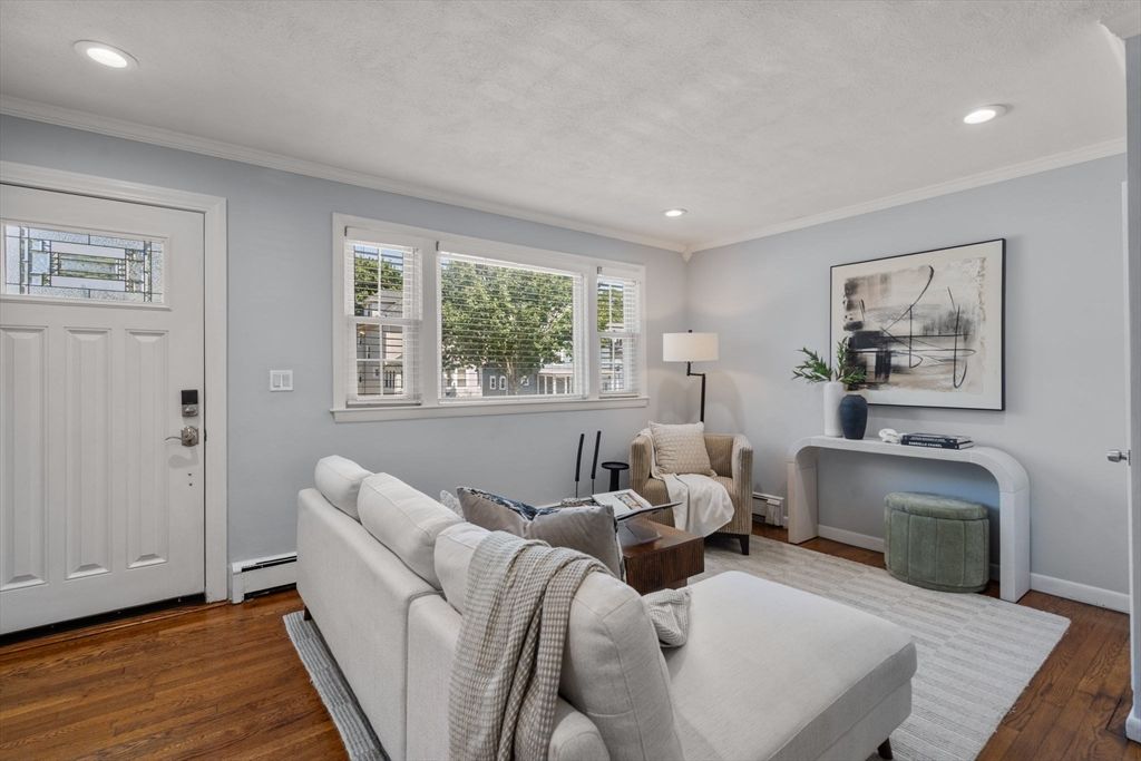 136A Belgrade Ave, Boston, MA 02131