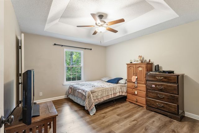 423 Donna Dr, Clarksville, TN 37042
