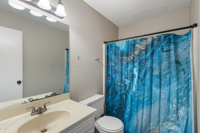 423 Donna Dr, Clarksville, TN 37042