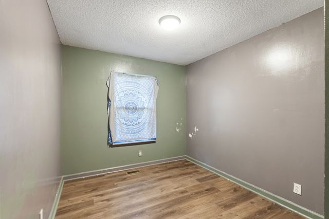 423 Donna Dr, Clarksville, TN 37042