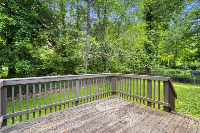 423 Donna Dr, Clarksville, TN 37042