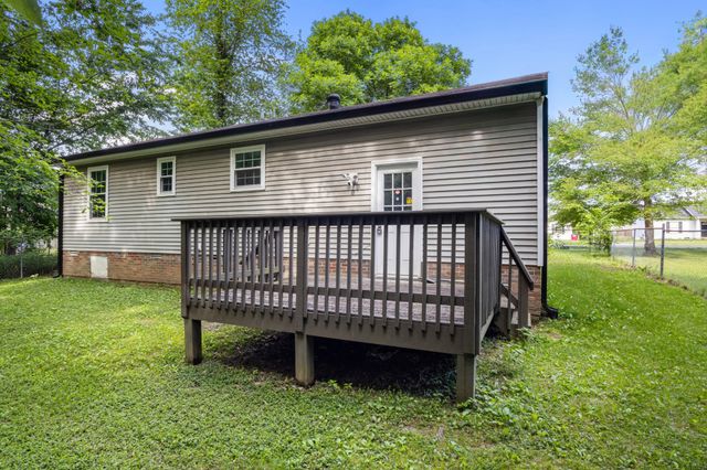 423 Donna Dr, Clarksville, TN 37042
