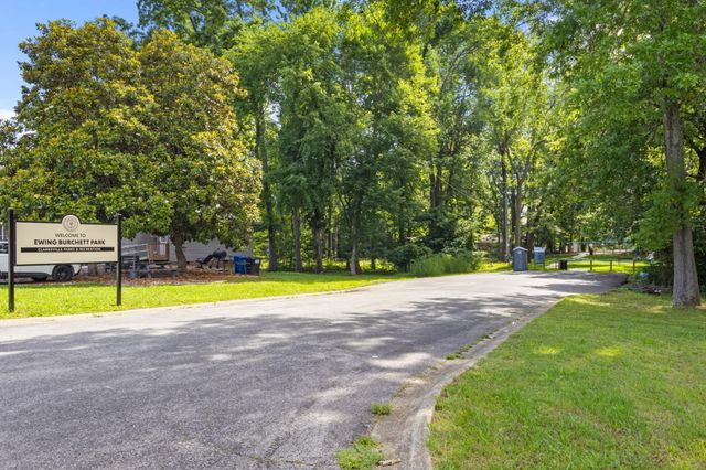 423 Donna Dr, Clarksville, TN 37042