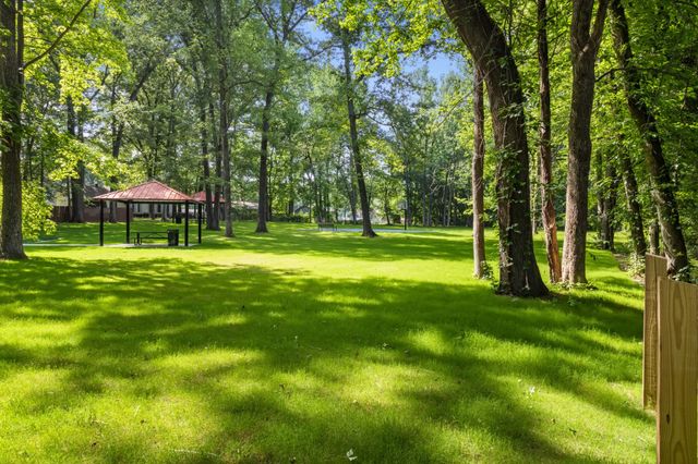 423 Donna Dr, Clarksville, TN 37042