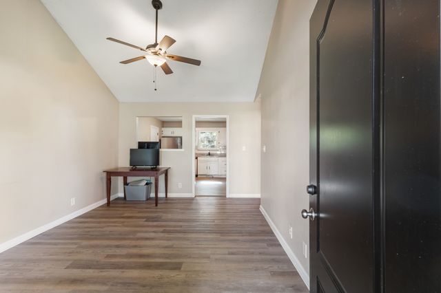 423 Donna Dr, Clarksville, TN 37042