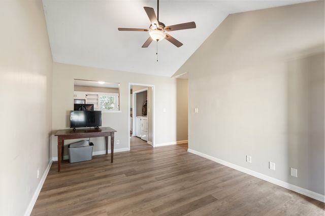 423 Donna Dr, Clarksville, TN 37042