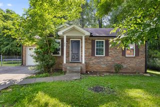 423 Donna Dr, Clarksville, TN 37042