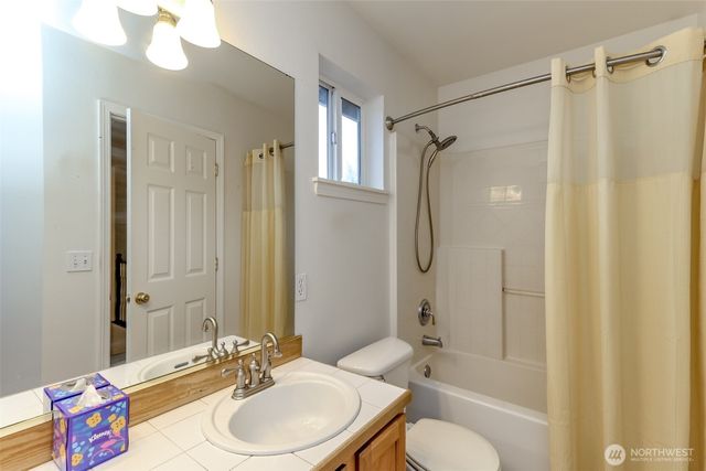 12516 204th Avenue Ct E, Bonney Lake, WA 98391